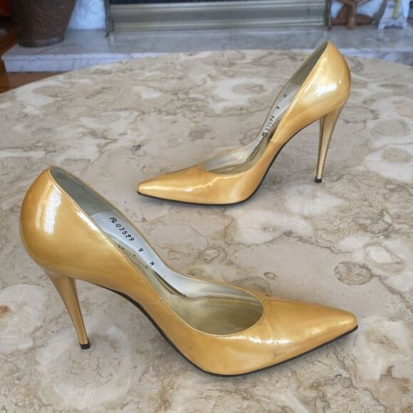 Stuart Weitzman Pumps Yellow Patent & Gold Heels - Picture 8 of 15